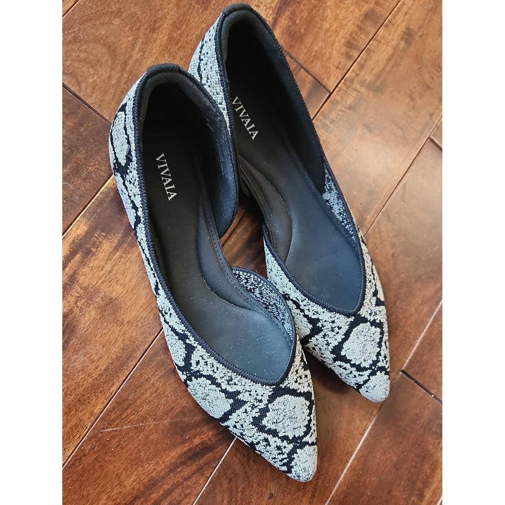 Abstract Print Women's Knit Ballet Flats white Black Vivaia Size 40 (US 9)